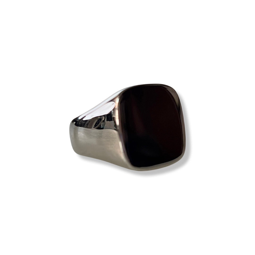 Explorer Signet Ring in ruthenium sterling silver