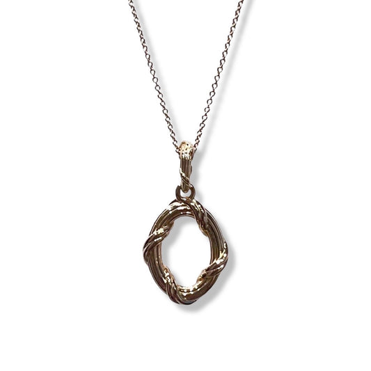 Heritage Oval Drop Necklace in 18K yellow gold