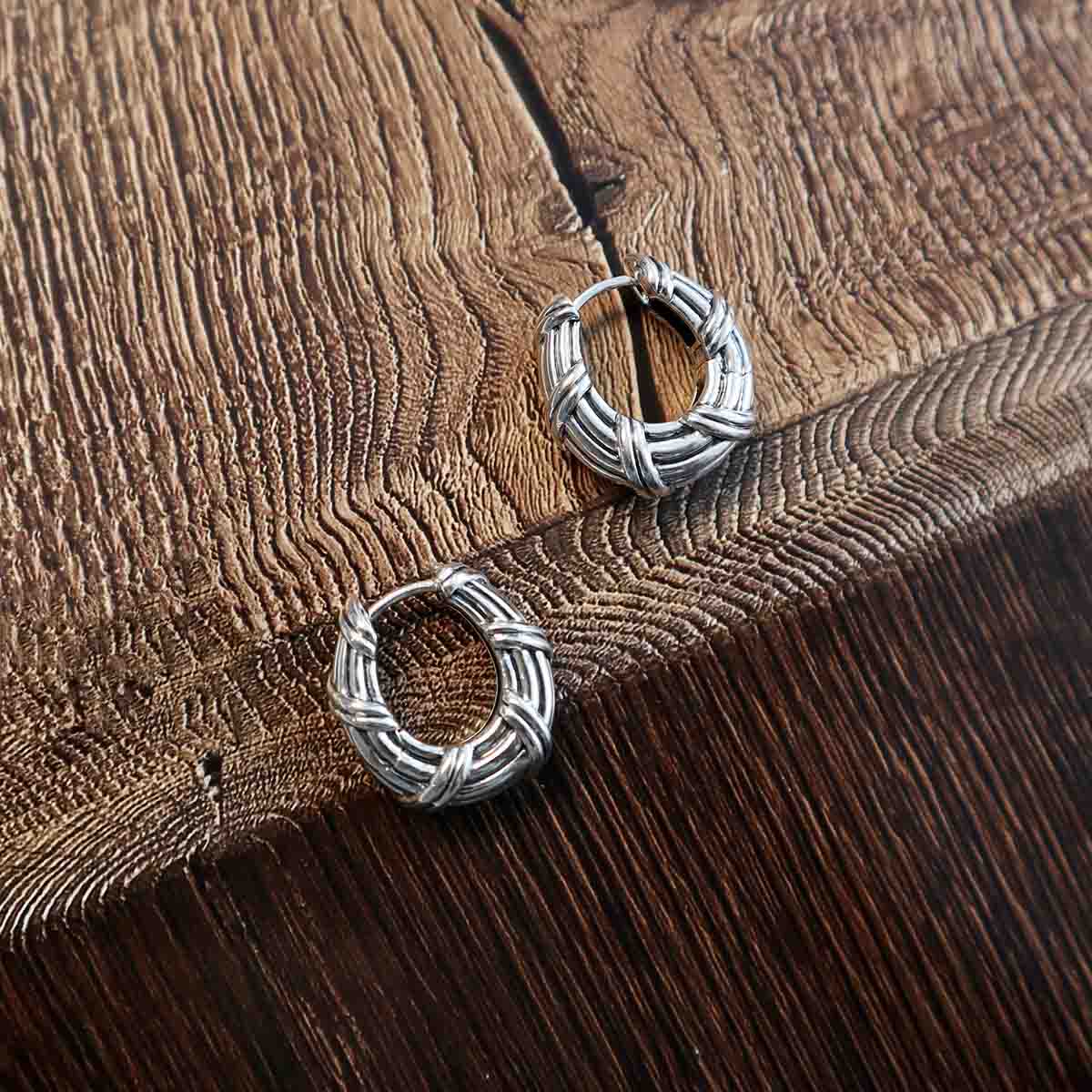 Signature Classic Tapered Huggie Hoop Earrings in sterling silver